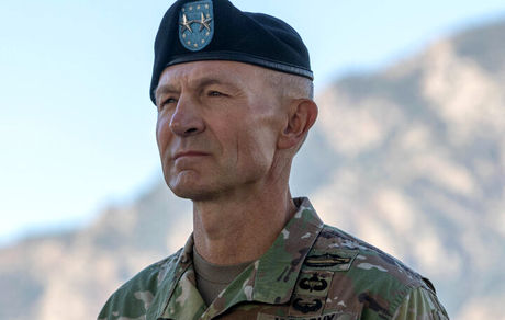 وزیر جنگ، رئیس ستاد مشترک نیروی زمینی ارتش آمریکا را برکنار کرد