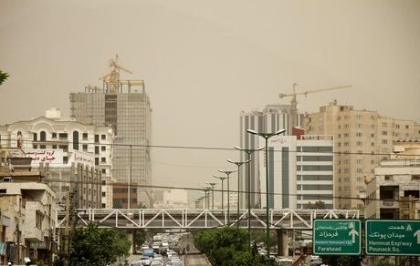 وزش تندباد با سرعت ۸۰ کیلومتر بر ساعت در تهران