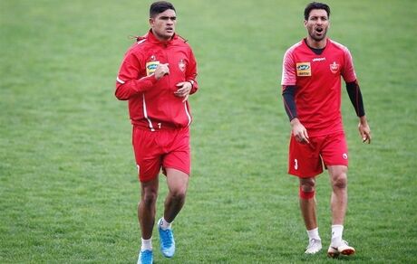  باشگاه پرسپولیس: هنوز با جونیور به توافق نرسیده‌ایم 