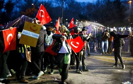 اعتراضات و بازداشت به دانشگاه‌ها و مدارس ترکیه رسید