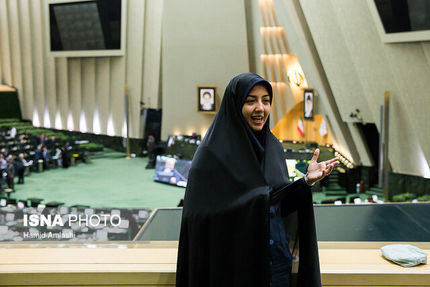 
سعیدی: حذف سرویس‌های خدمات ارزش افروزده به اقتصاد کشور آسیب می‌زند
