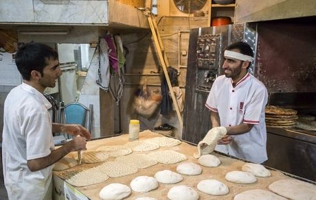 وزیر اقتصاد: یارانه نان به حساب نانوا واریز می‌شود