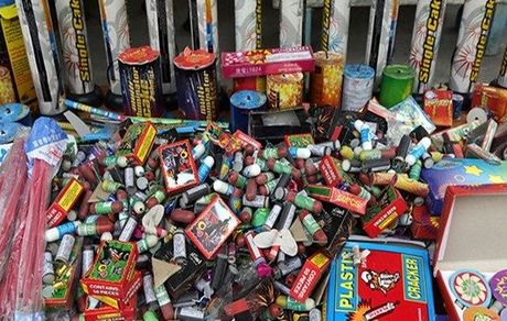 کشف بیش از ۱۰۵ هزار عدد انواع موادمحترقه در ساوجبلاغ