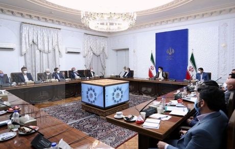 بورس قربانی دلار شد.