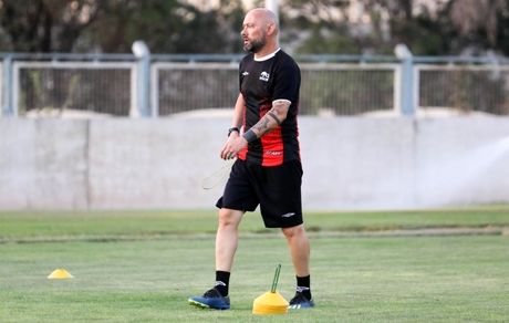 دستیار استراماچونی در استقلال به کادر فنی تراکتور پیوست