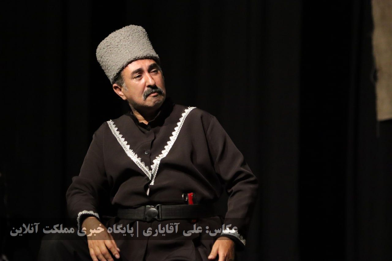 نمایش طنز ترکی «قره پاپاق لوطوسو»