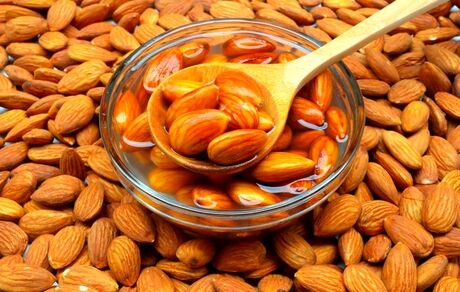 بادام با پوست مفید تر است یا بدون پوست