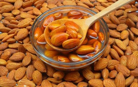 بادام با پوست مفید تر است یا بدون پوست