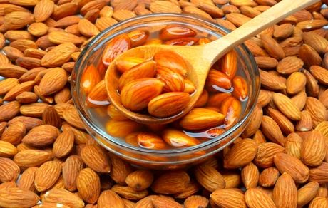 بادام با پوست مفید تر است یا بدون پوست