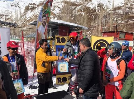  علی دایی در مسابقه خیریه اسکی/ عکس