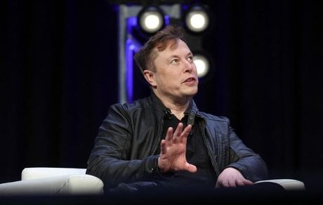 چرخش ایلان ماسک به سمت دوج کوین / فروش تسلا با رمز ارزهای دیجیتال ادامه دارد