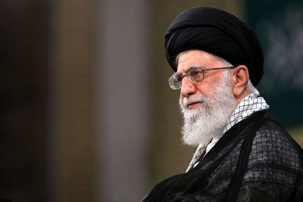حضرت آیت‌الله خامنه‌ای: باید حضور فسادبرانگیز آمریکا در منطقه تمام شود