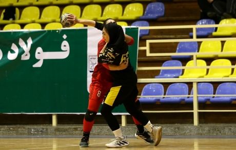 ادامه صدرنشینی سنگ آهن بافق در لیگ برتر هندبال بانوان