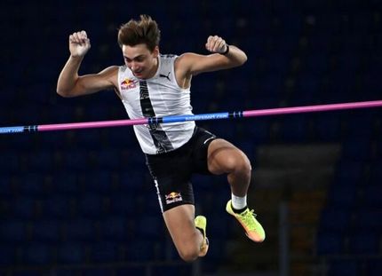 رکورد جهانی پرش با نیزه شکست