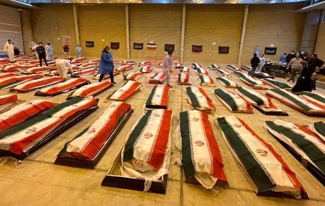 دعوت مردم همیشه در صحنه برای شرکت در مراسم تشییع پیکر ۸۴ شهید غریب ناوشکن دنا