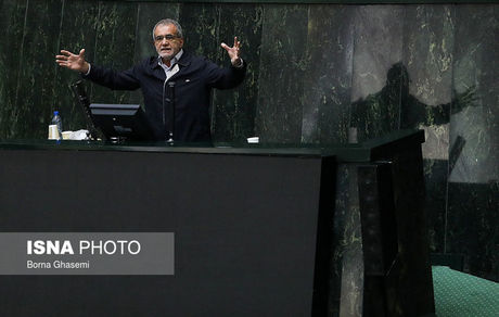 حاکمیت یک سفره برای خودش پهن کرده، یک سفره برای مردم