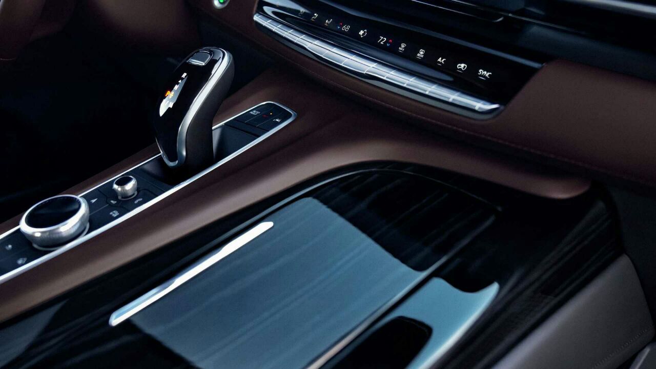  کادیلاک Escalade-V 