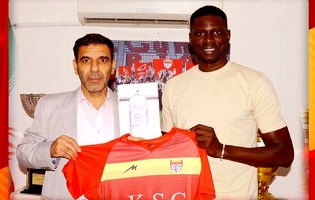 مدافع خارجی سابق فولاد به این تیم بازگشت