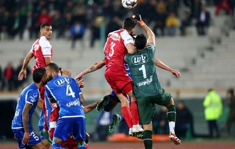 مدافع پرسپولیس، تراکتوری شد