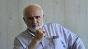 احمد توکلی خطاب به مجلس: از مردم بابت تحویل 350 خودروی لوکس به نمایندگان عذرخواهی کنید