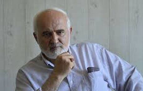 احمد توکلی خطاب به مجلس: از مردم بابت تحویل 350 خودروی لوکس به نمایندگان عذرخواهی کنید