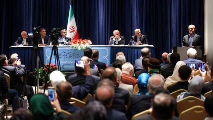 تلاش خواهیم کرد بر پایه صداقت از کمک همه نخبگان و افراد توانمند در مسیر ساختن ایران یاری بگیریم