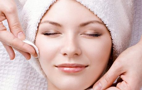 اگر پوست شفافی می خواهید صورت خود را با آب نمک بشویید