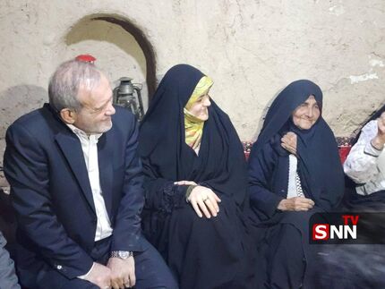 دیدار رئیس جمهور با مردم روستای محل خدمت خود در استان سیستان و بلوچستان
