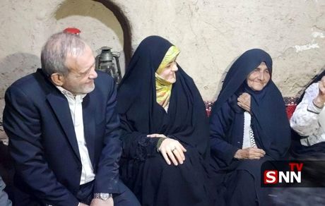دیدار رئیس جمهور با مردم روستای محل خدمت خود در استان سیستان و بلوچستان