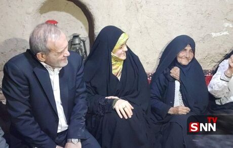دیدار رئیس جمهور با مردم روستای محل خدمت خود در استان سیستان و بلوچستان