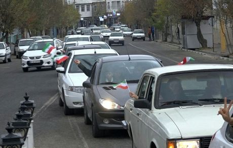 جشن و شادی ایرانیان در پی پیروزی تیم ملی در برابر ولز در جام جهانی قطر 