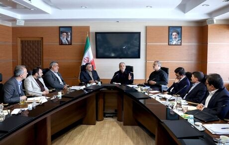 رئیس جمهور: در حوزه تامین بنزین و برخی حامل‎‌های انرژی محدودیت‌هایی داریم