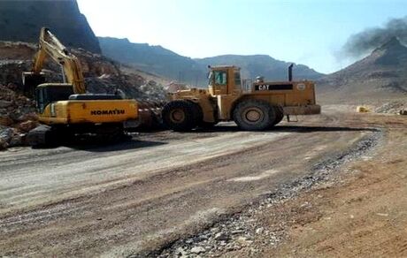 پل محور مهریز به کنج کوه شکست / دلیل: طغیان رودخانه