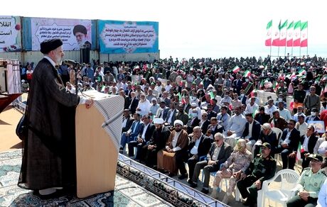 اولویت دولت، تبدیل سواحل مکران به مرکز اقتصادی و تجاری برای همه کشور است / به دنیا اعلام می‌کنیم بر آرمان‌های انقلاب تاکید داریم