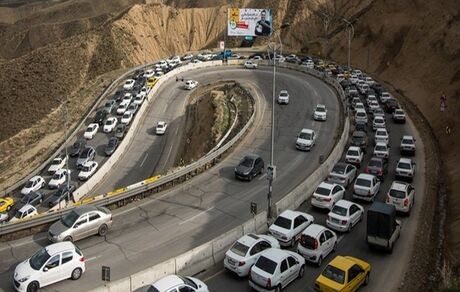 بدلیل ترافیک سنگین، مسیر چالوس به سمت کرج بسته شد