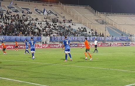 صعود استقلال خوزستان به رده نهم لیگ برتر فوتبال / مس بدون نویدکیا هم باخت