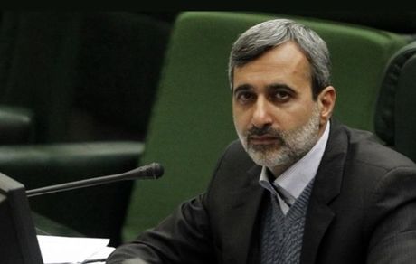 نماینده اصفهان: خبرنگاران کشور از خبرنگار افشاگر حمایت کنند