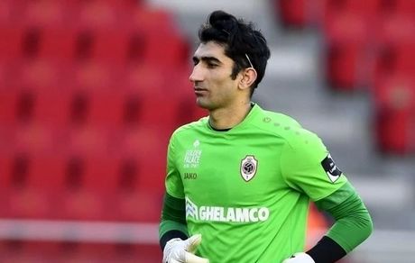 پیشنهاد پرسپولیس به دروازه‌بان لژیونر و سابقش!