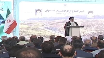 رئیس جمهور: احداث آزادراه شیراز-اصفهان سهم مهمی در تکمیل مسیر شمال-جنوب و دریا به دریا دارد