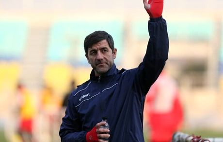 مربی پرسپولیس برای چهار مسابقه تیم‌ملی را در بحرین همراهی می‌کند