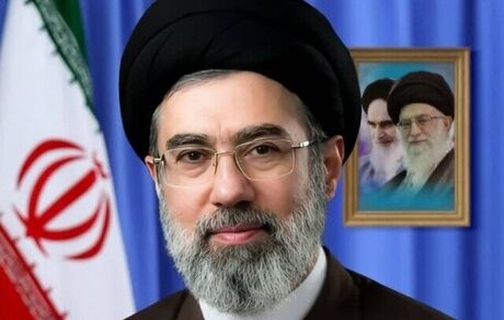 رهبر معظم انقلاب: ایستادگی، روشن بینی و حفظ وحدت و اعتماد متقابل، نقشه دشمن را خنثی کنیم