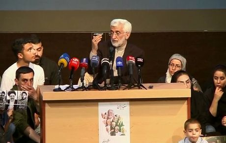 جلیلی: ما مردم سالاری خود را به رخ جهان می‌کشیم