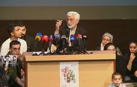 جلیلی: ما مردم سالاری خود را به رخ جهان می‌کشیم