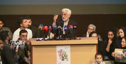 جلیلی: ما مردم سالاری خود را به رخ جهان می‌کشیم