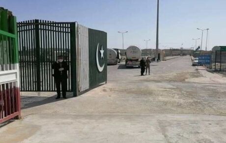 محدودیت پذیرش کامیون‌های صادراتی ایرانی در گمرک مرز خروجی میرجاوه بدلیل اعتصابات
