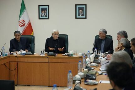 عارف: فرهنگ با بخشنامه حل نمی‌شود