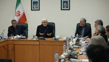عارف: فرهنگ با بخشنامه حل نمی‌شود