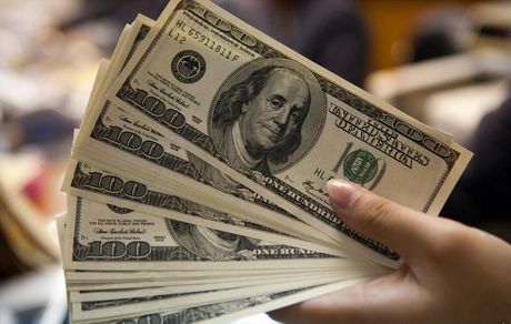 اتفاق عجیب در بازار دلار/ یورو در آستانه ۱۵ هزار تومان 