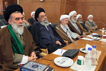 مطالبات اعضای مجلس خبرگان از رئیسی چه بود؟