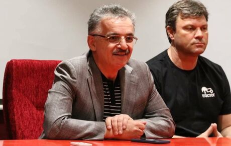 زنوزی، تراکتور را واگذار نمی‌کند